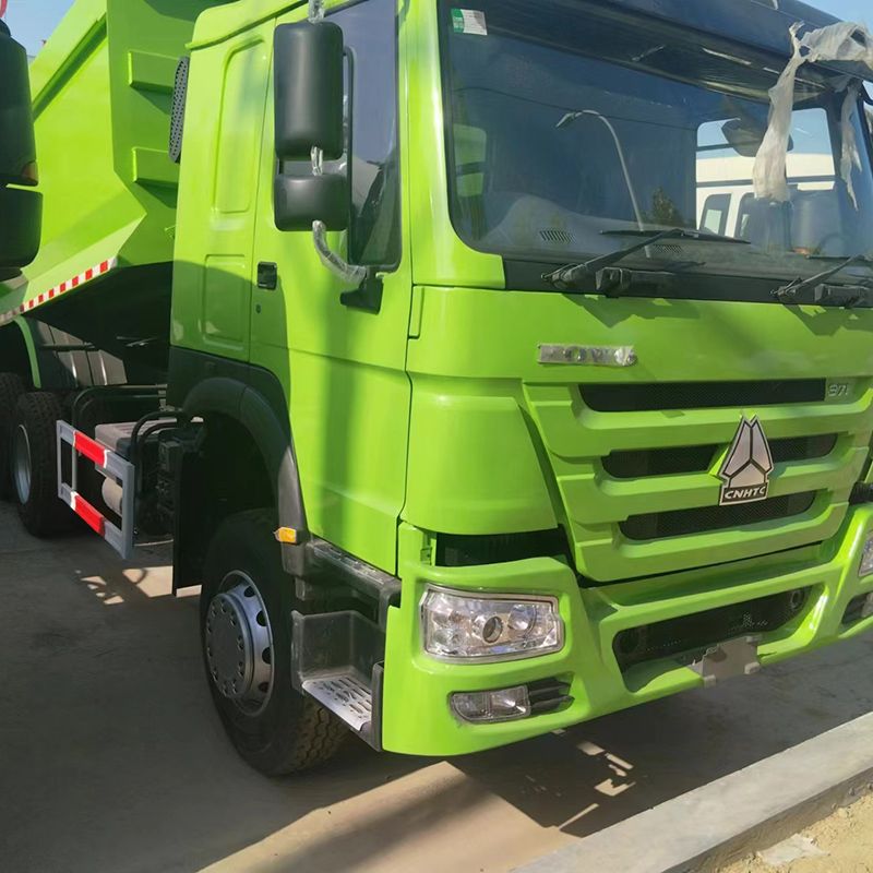 Tại sao bạn nên cân nhắc một chiếc xe tải tự đổ vô lăng rẽ phải Howo cho nhu cầu tải nặng của bạn