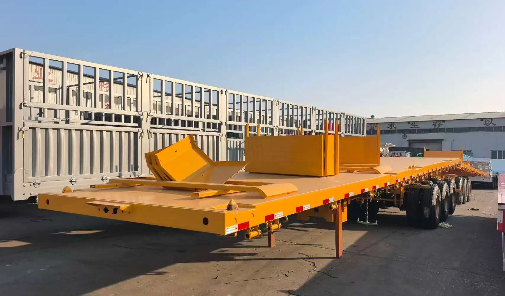 Trailer bán tải 3 trục đã qua sử dụng cho kế hoạch vận chuyển tàu Roro
